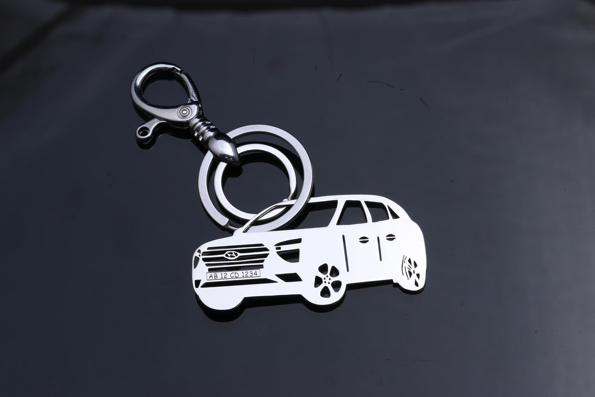 Customized car keychain side pose