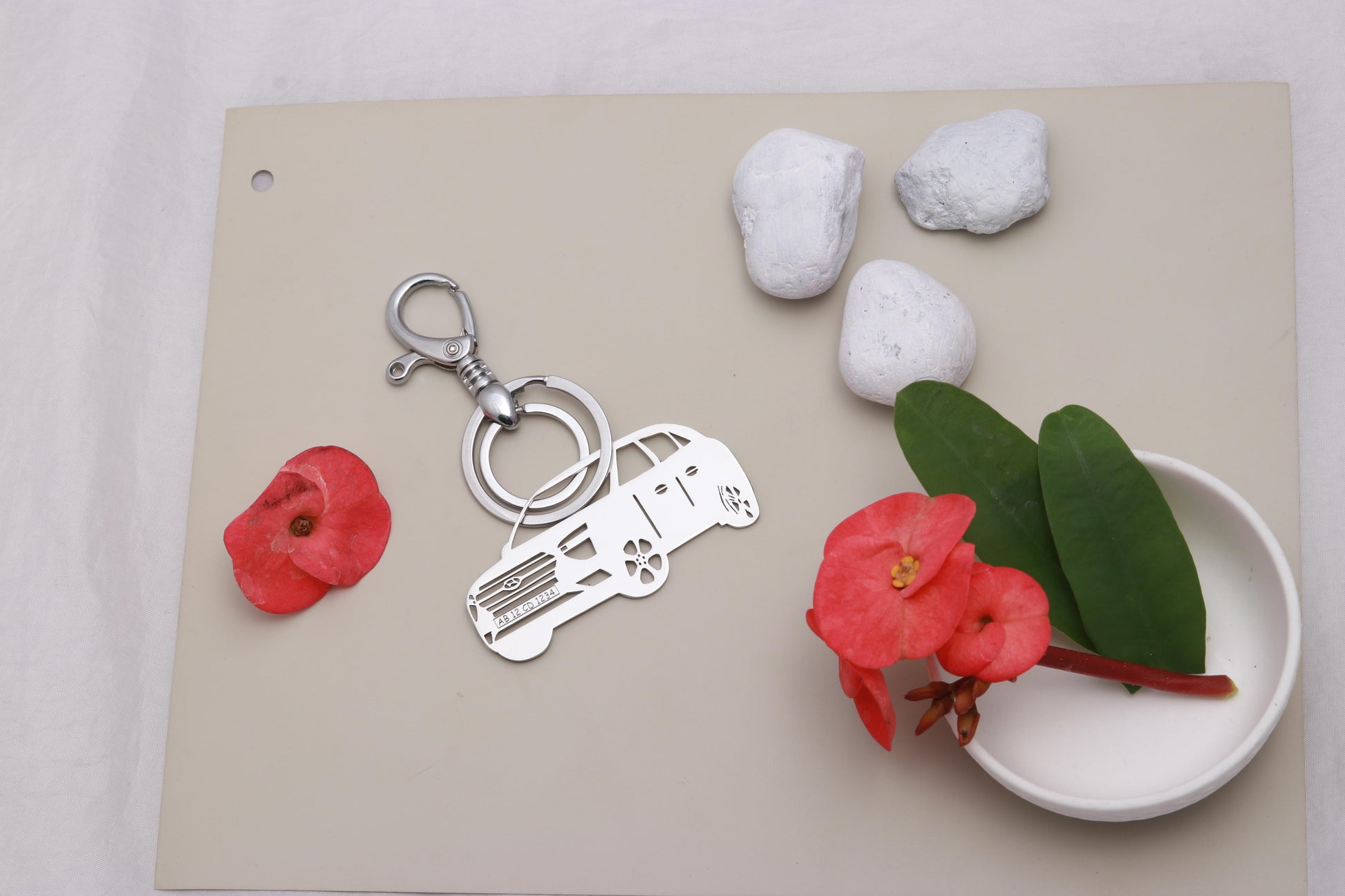 Customized car keychain side pose
