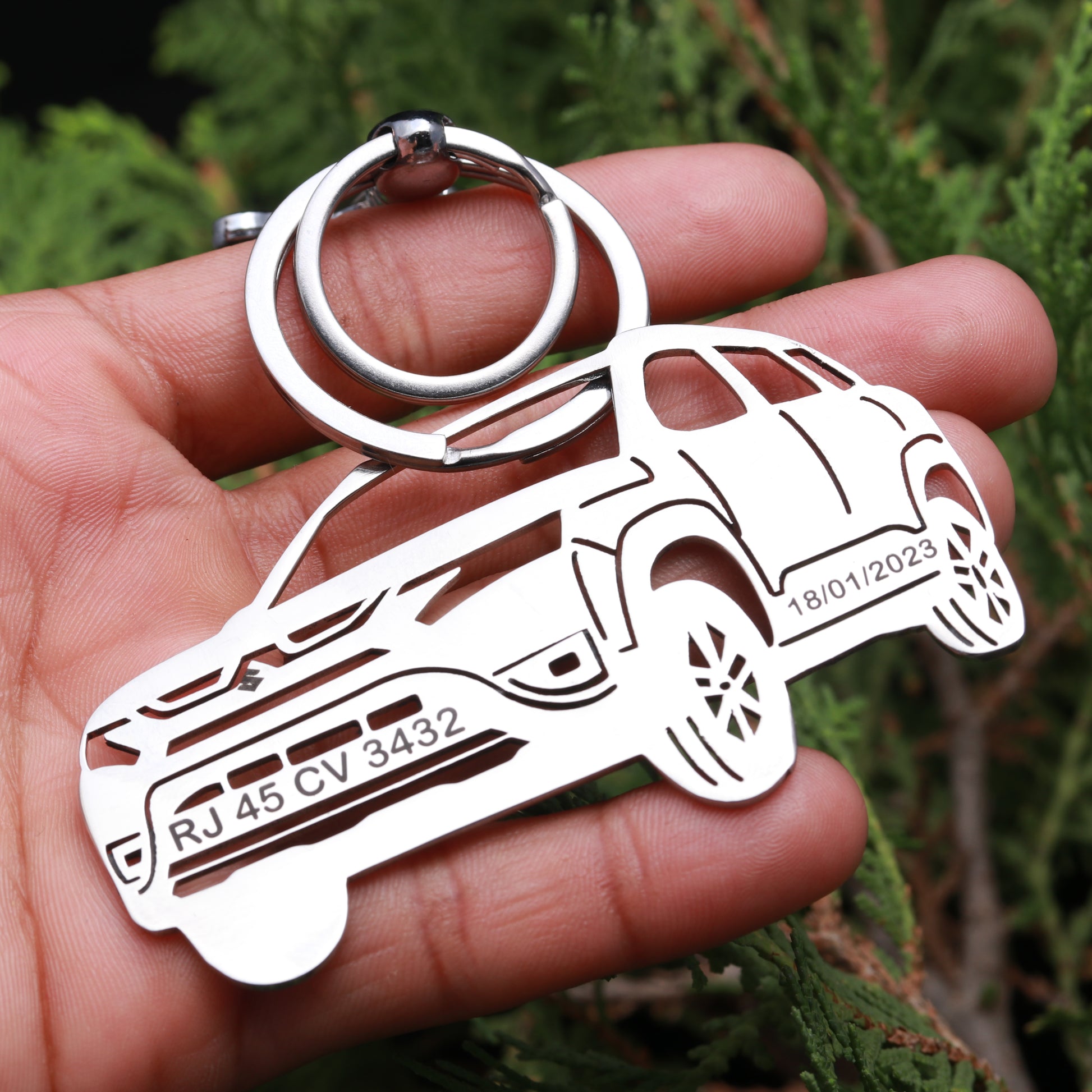 Customized car keychain side pose