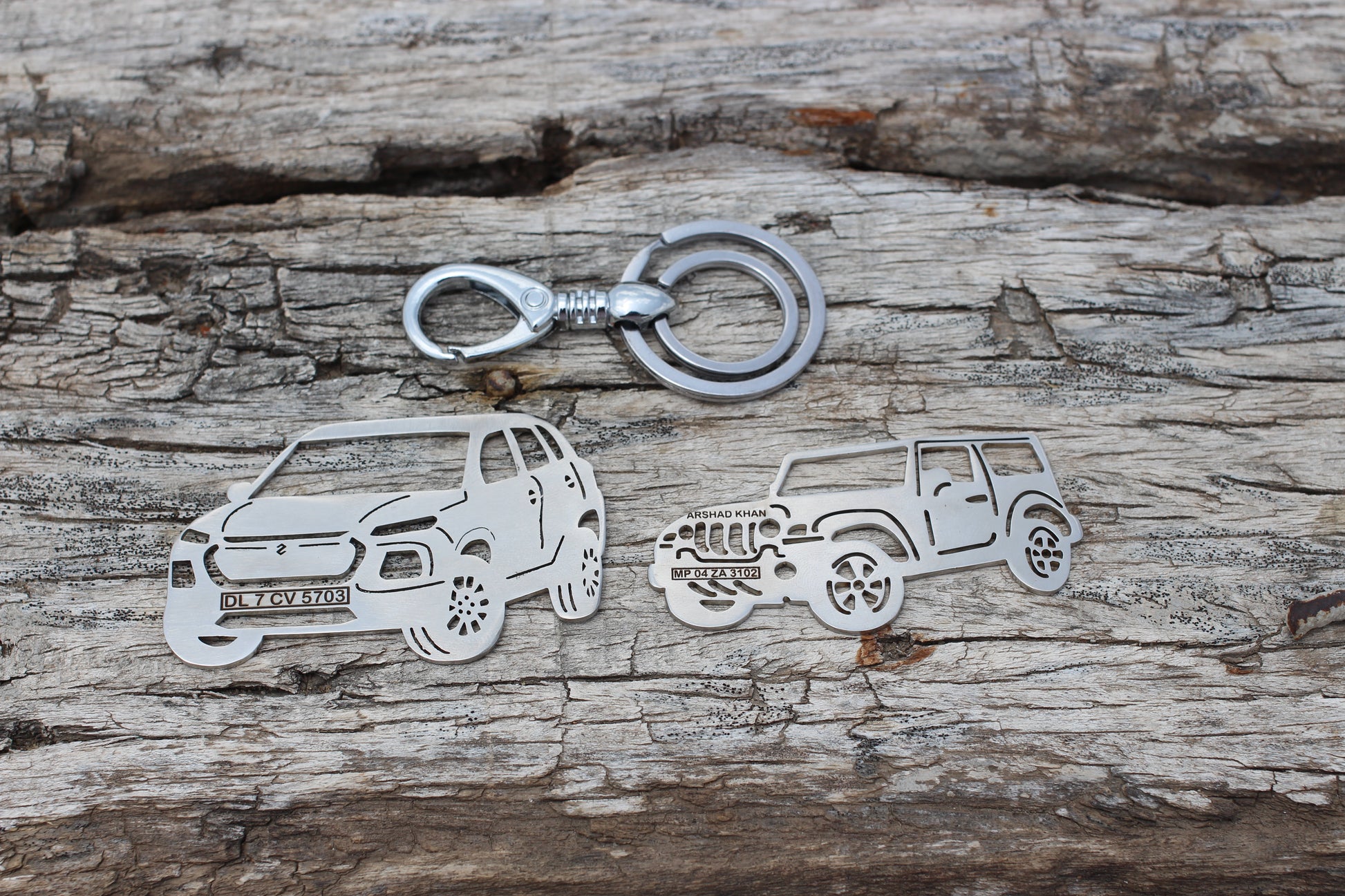 Customized car keychain side pose