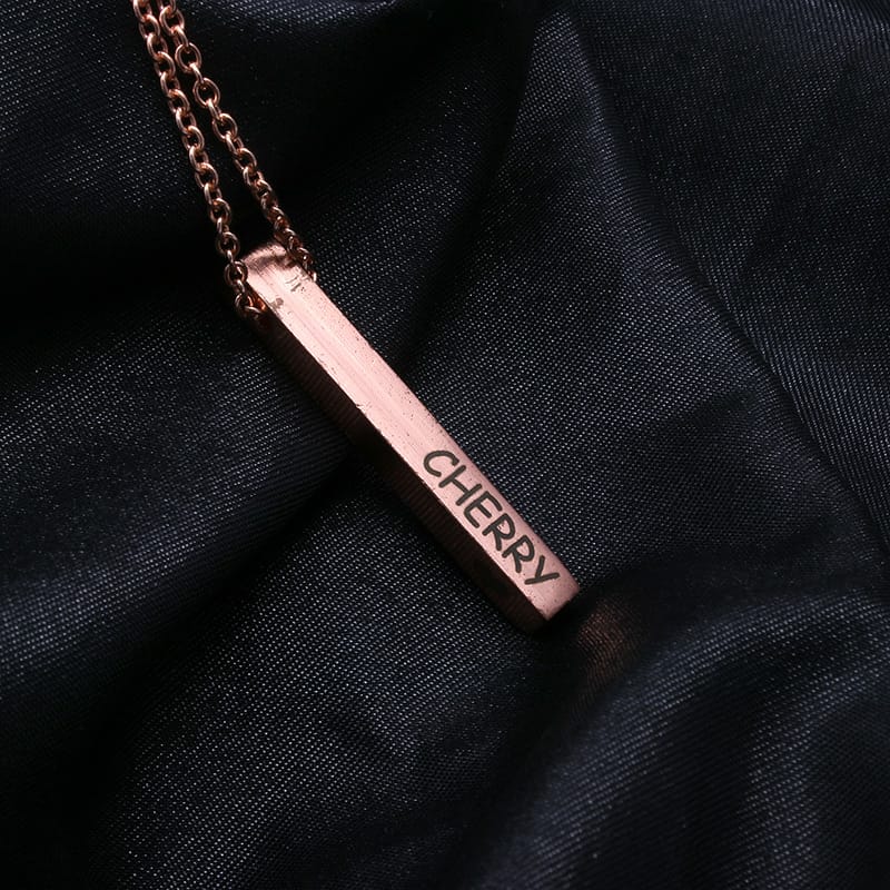 Customized bar necklace