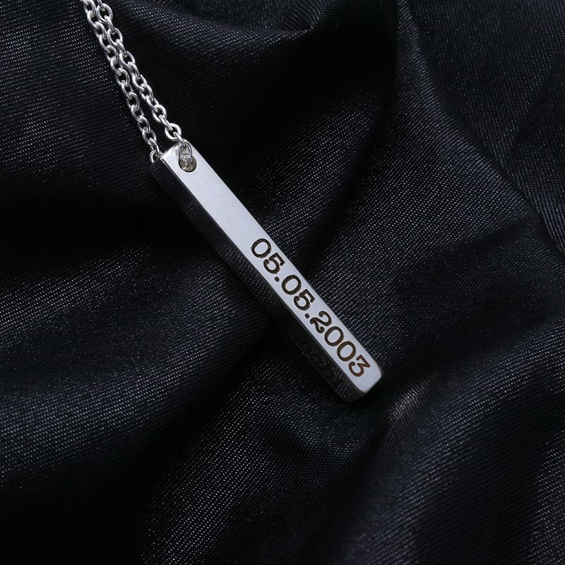 Customized bar necklace