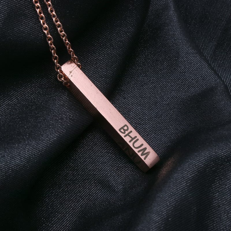Customized bar necklace