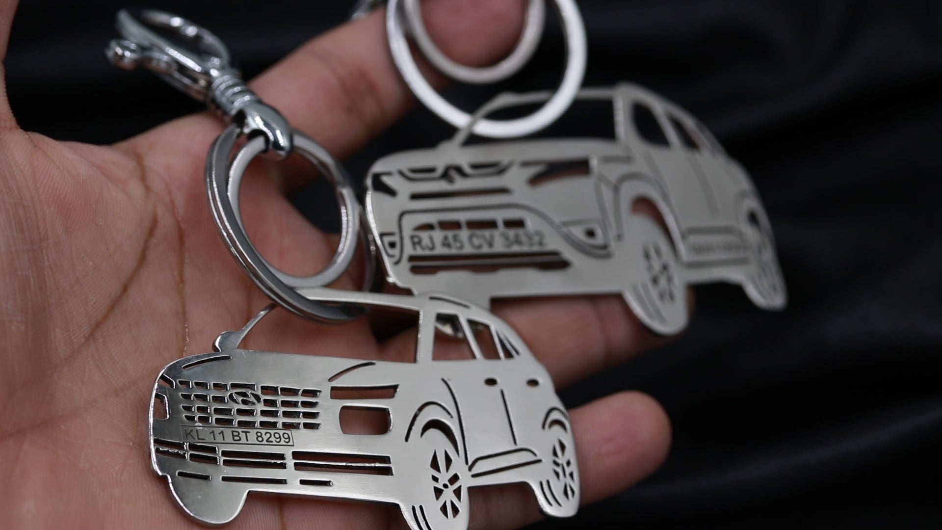 Customized car keychain side pose